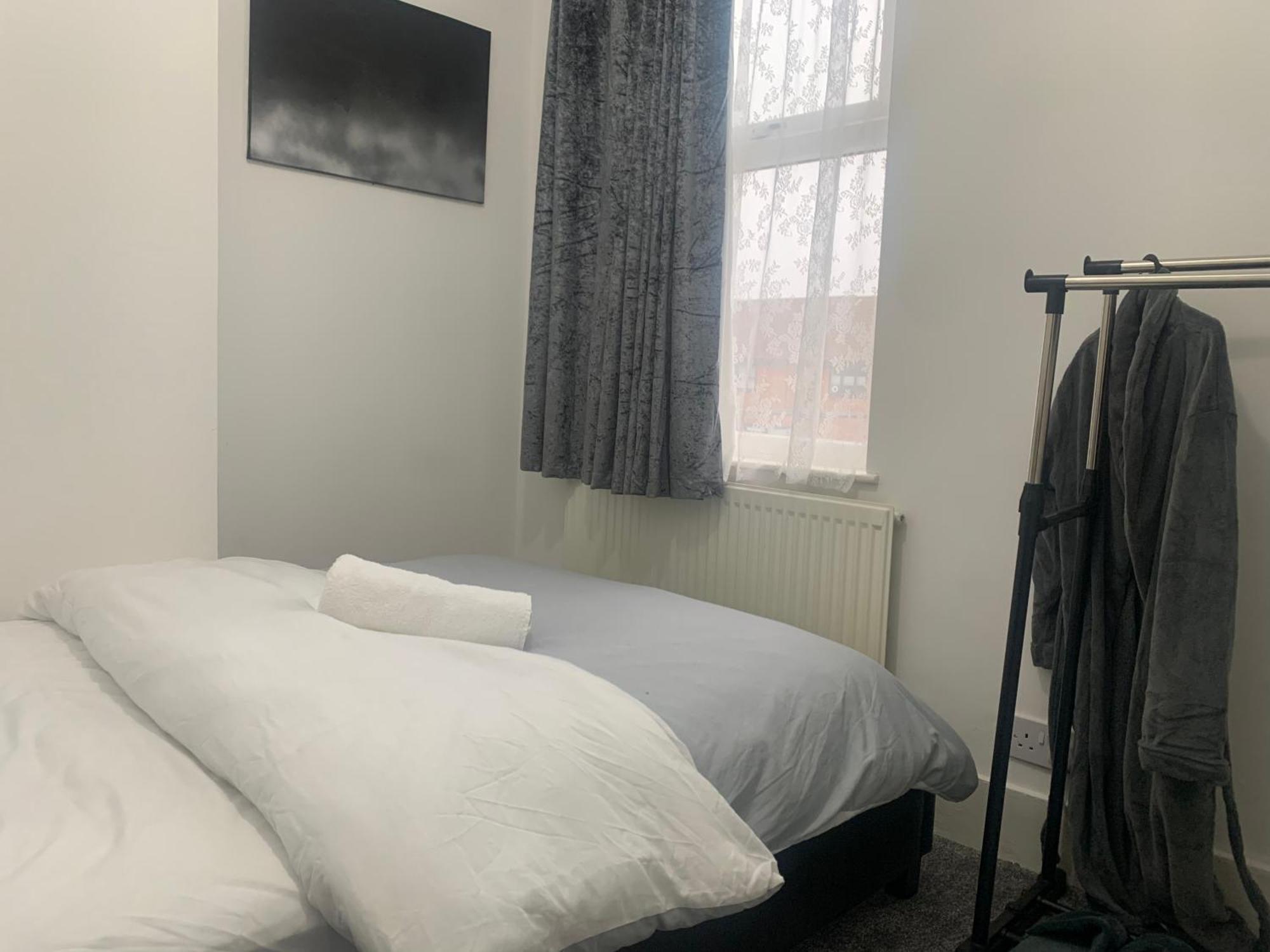 L A Place Croydon, London Villa Norwood Buitenkant foto
