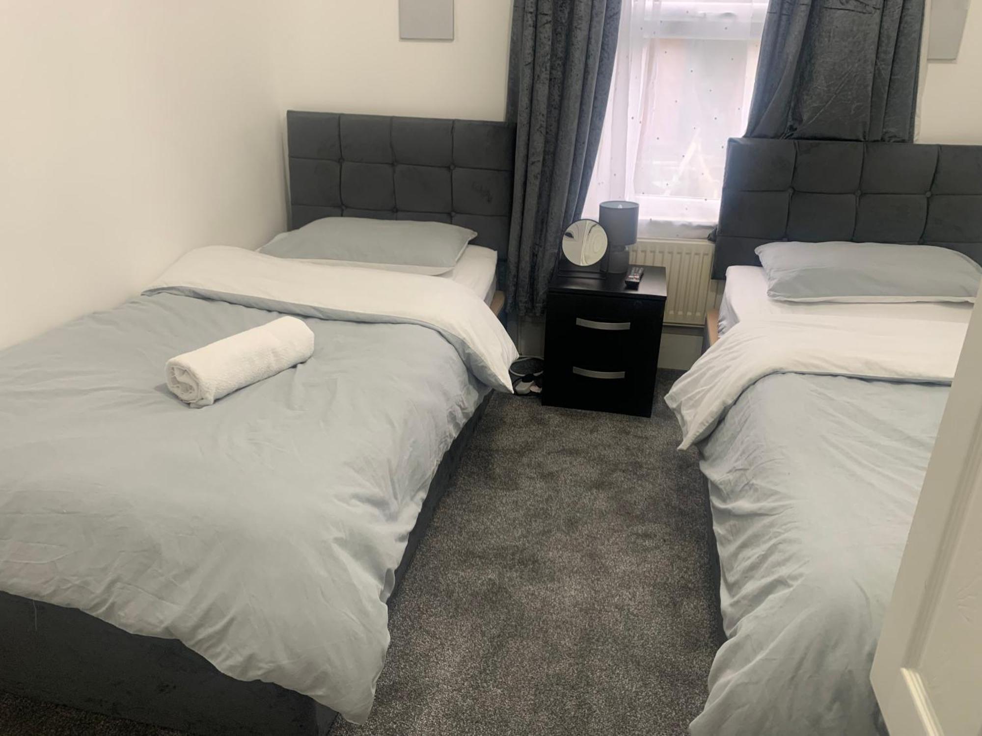 L A Place Croydon, London Villa Norwood Buitenkant foto
